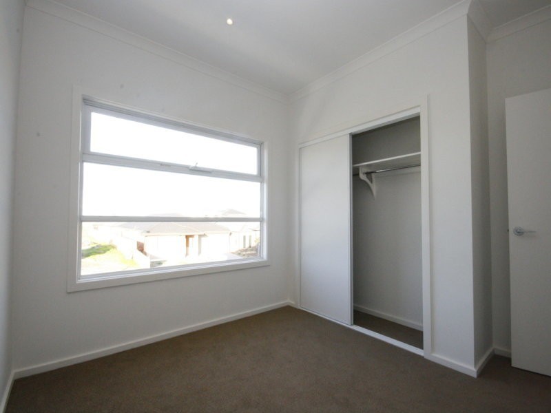 1/5 Annafee Avenue, Keysborough VIC 3173