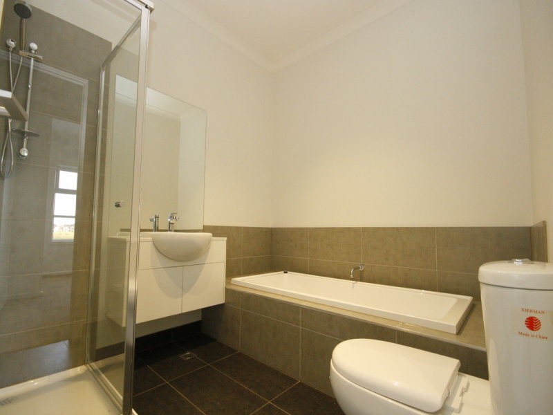 1/5 Annafee Avenue, Keysborough VIC 3173