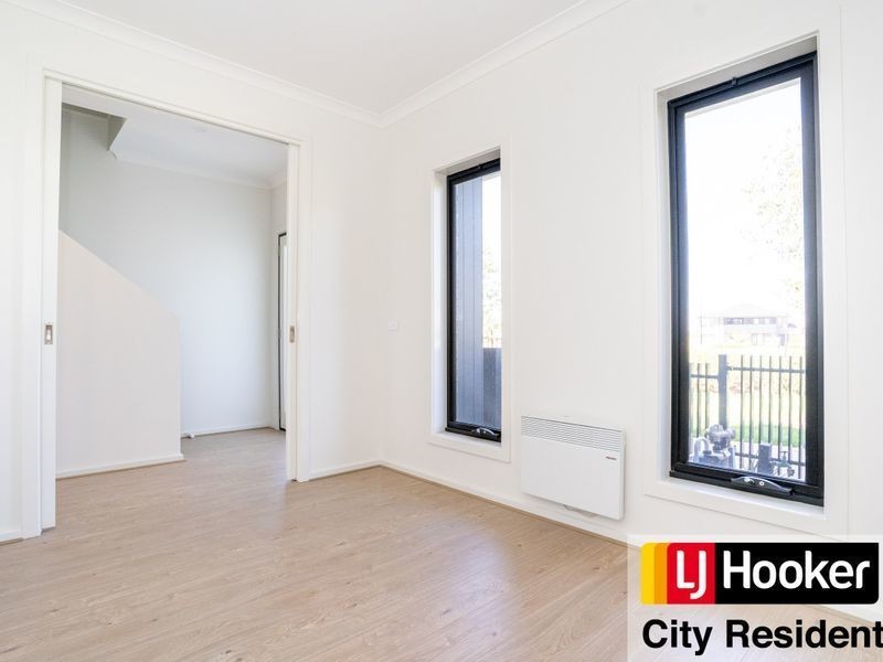 7 Clarence Walk, Mickleham VIC 3064