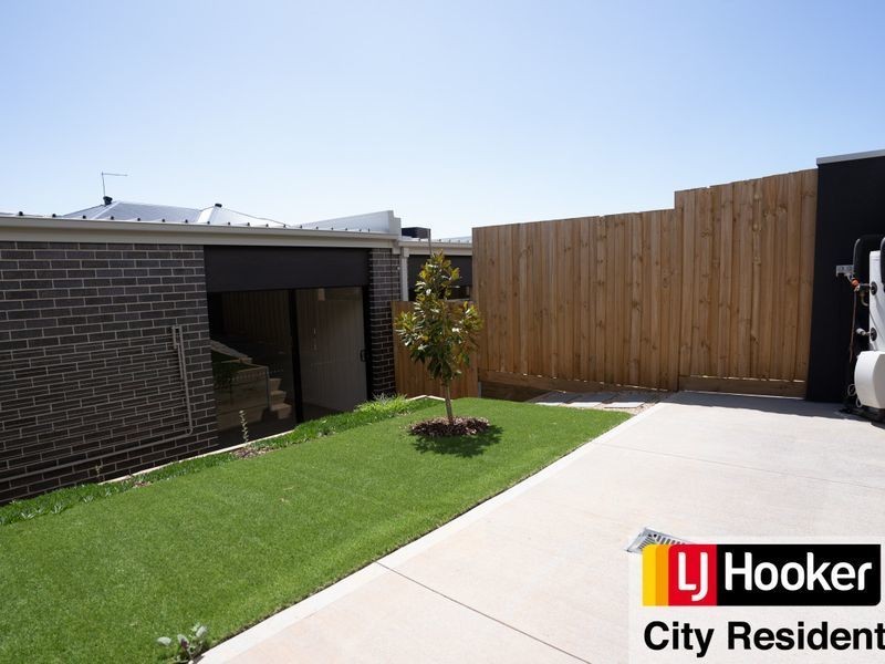 7 Clarence Walk, Mickleham VIC 3064