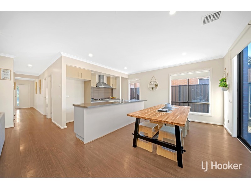 9 Betinick Road, Truganina VIC 3029