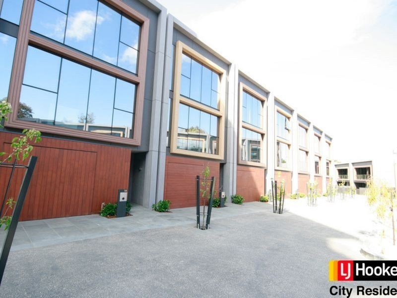 14 Periwinkle Place, Armadale VIC 3143