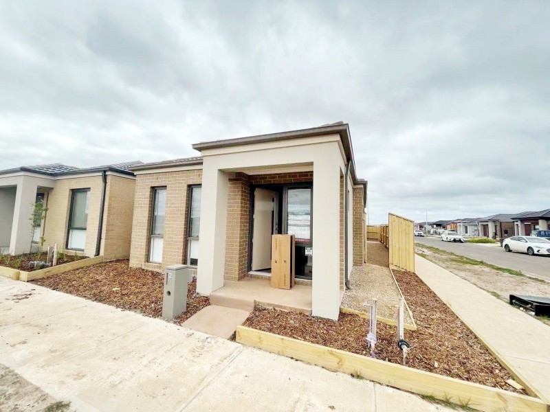 2 Magara Walk, Tarneit VIC 3029