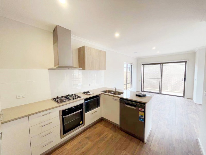 2 Magara Walk, Tarneit VIC 3029