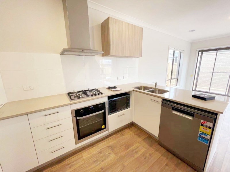 2 Magara Walk, Tarneit VIC 3029