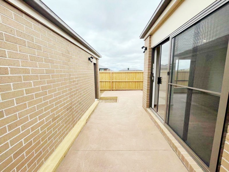 2 Magara Walk, Tarneit VIC 3029