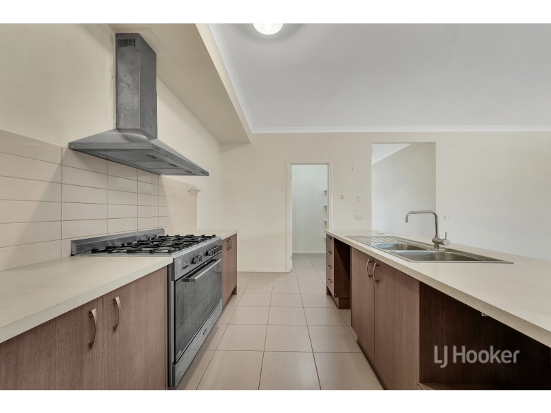 82 Fongeo Drive, Point Cook VIC 3030