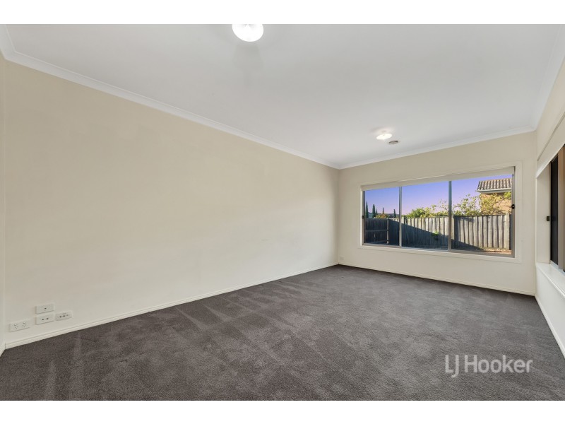 82 Fongeo Drive, Point Cook VIC 3030