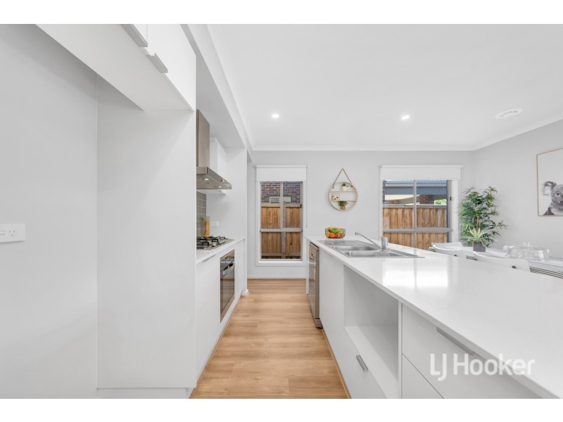 76 Evesham Drive, Point Cook VIC 3030