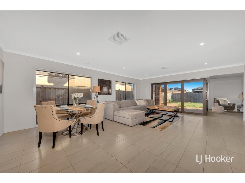 75 Bondi Parade, Point Cook VIC 3030