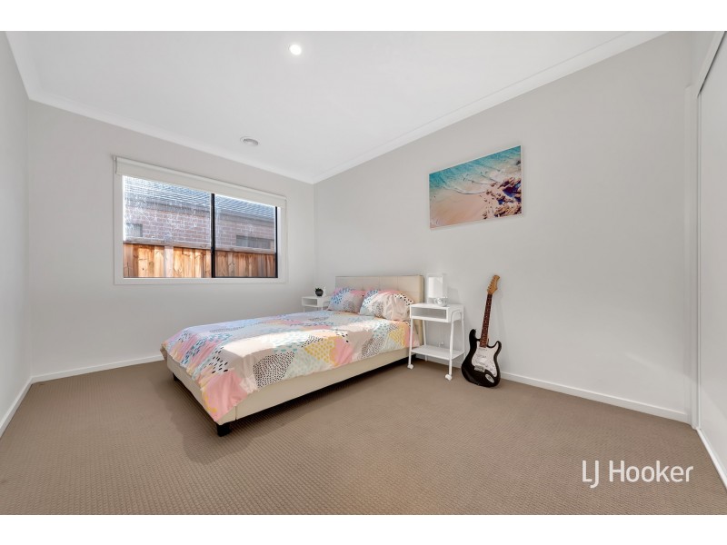 75 Bondi Parade, Point Cook VIC 3030