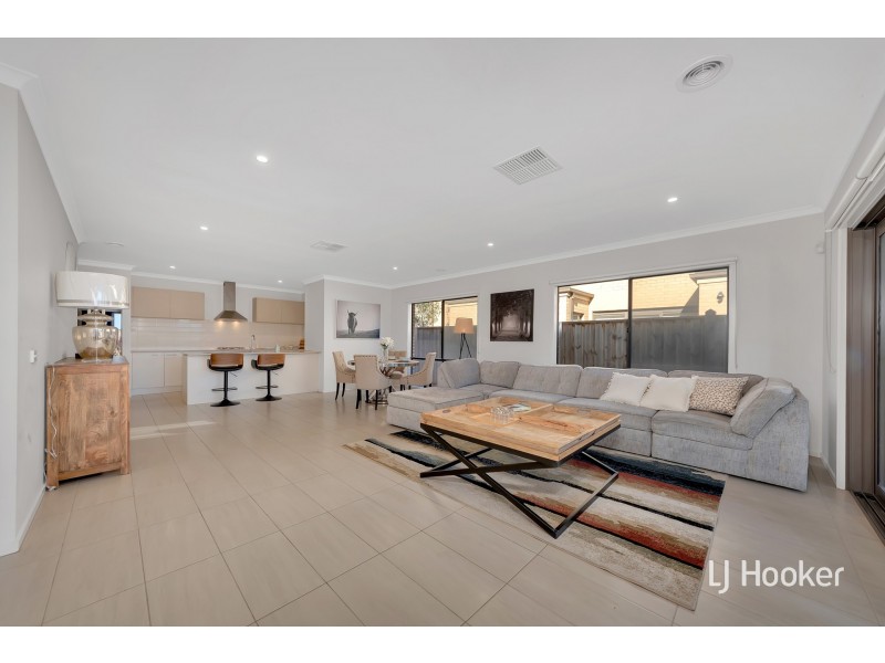 75 Bondi Parade, Point Cook VIC 3030