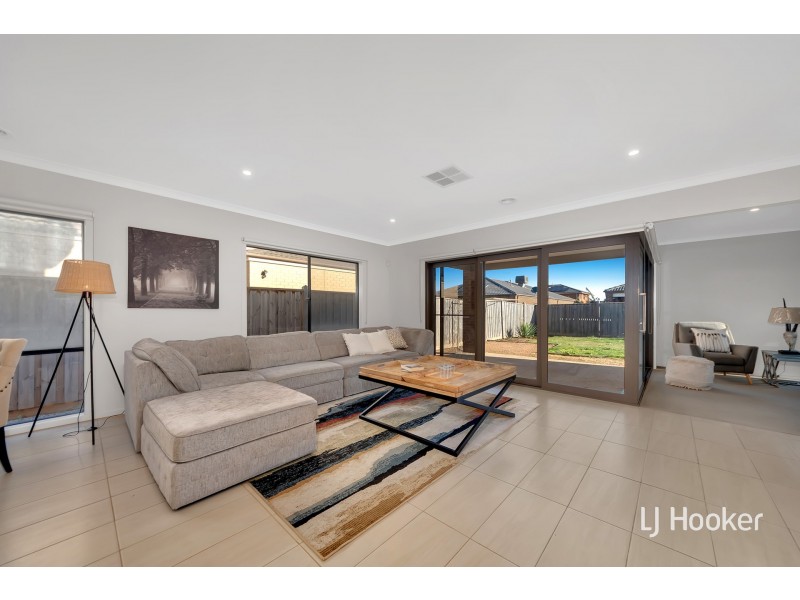 75 Bondi Parade, Point Cook VIC 3030