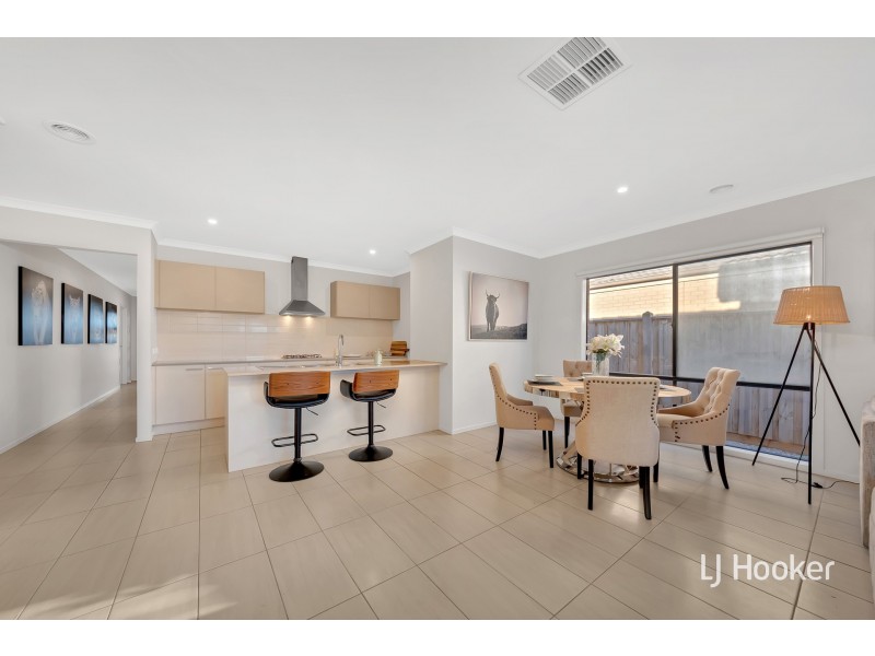 75 Bondi Parade, Point Cook VIC 3030