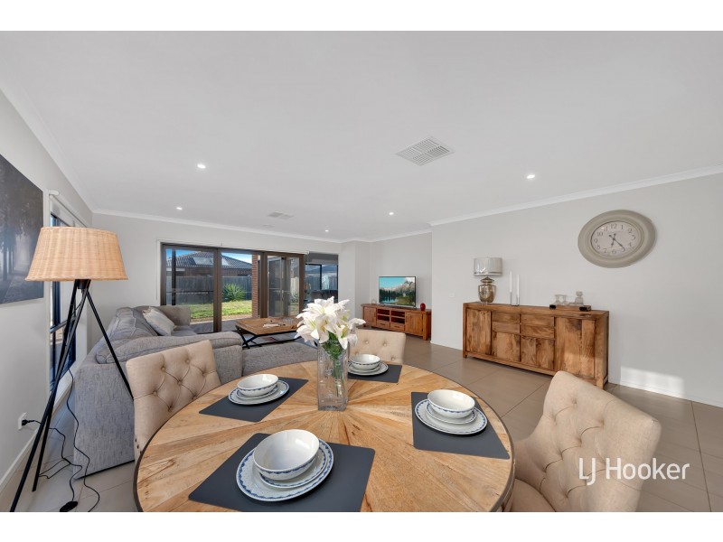 75 Bondi Parade, Point Cook VIC 3030