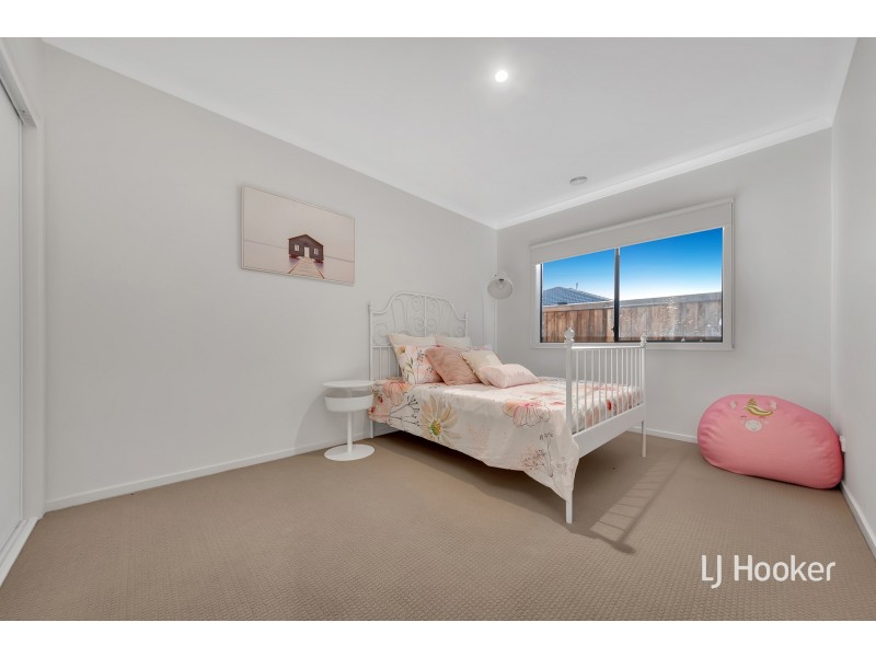 75 Bondi Parade, Point Cook VIC 3030