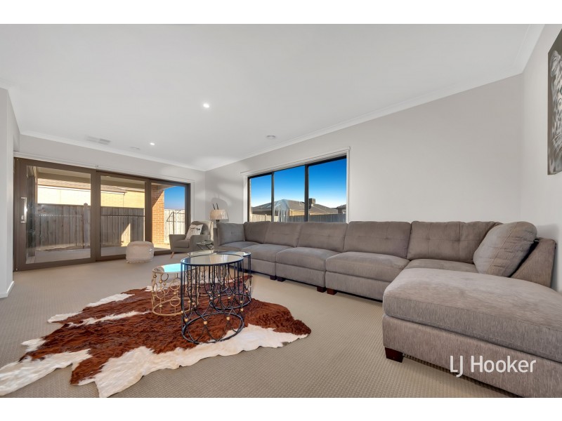 75 Bondi Parade, Point Cook VIC 3030