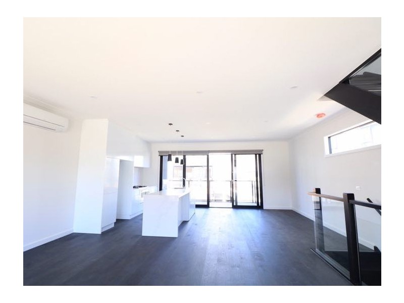 27 Kitchen Road, Port Melbourne VIC 3207