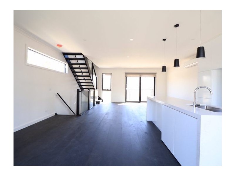 27 Kitchen Road, Port Melbourne VIC 3207