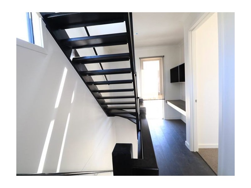 27 Kitchen Road, Port Melbourne VIC 3207