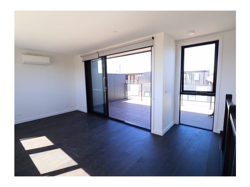 27 Kitchen Road, Port Melbourne VIC 3207