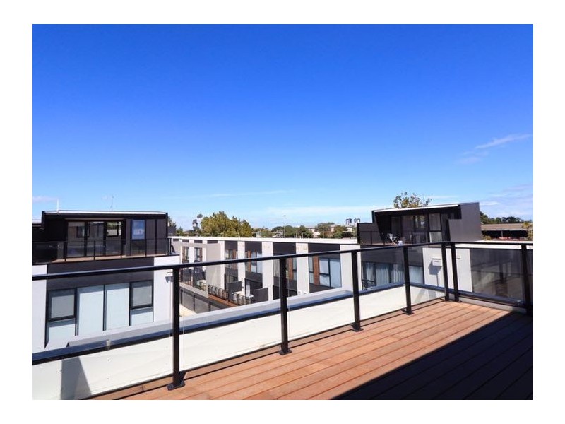 27 Kitchen Road, Port Melbourne VIC 3207