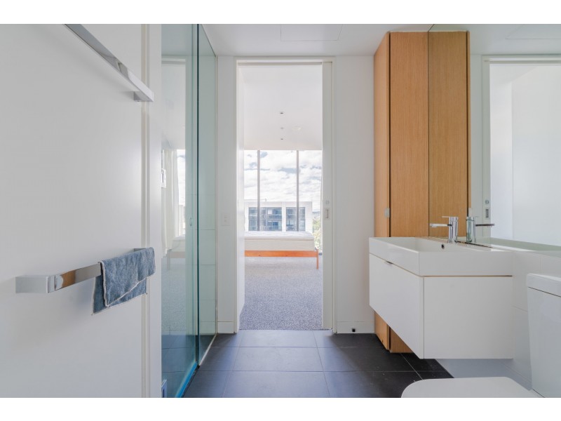 2013/35-39 Conventry Street, Southbank VIC 3006