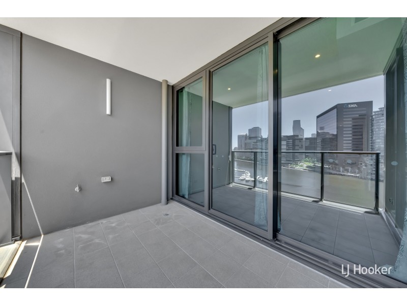 1005/1 Point Park Crescent, Docklands VIC 3008