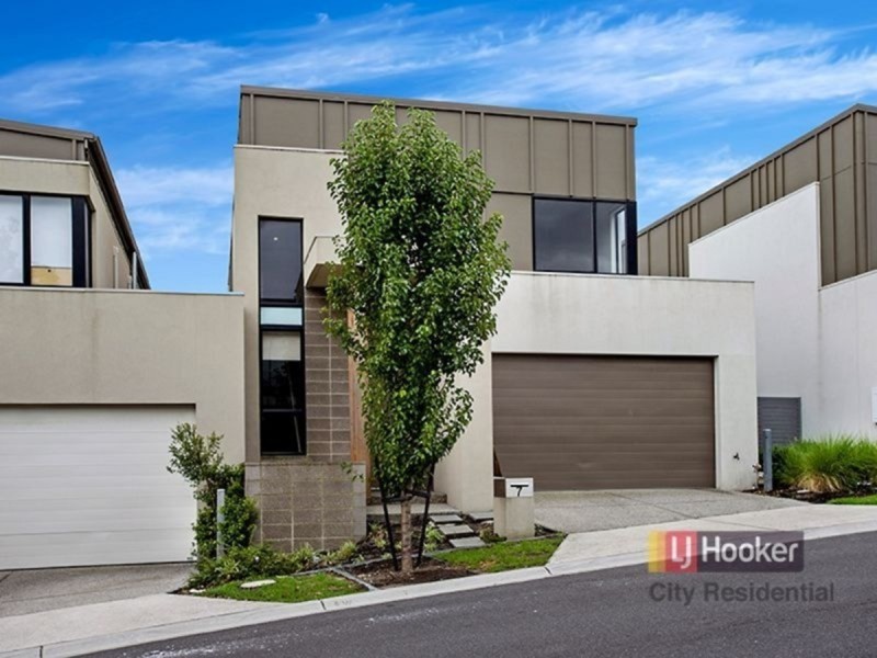 7 Yarra Bing Crescent, Burwood VIC 3125