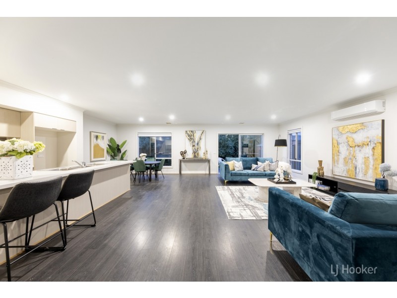 11 Chartwell Avenue, Truganina VIC 3029