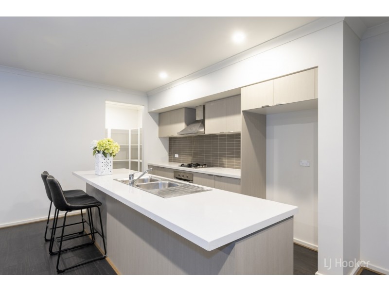11 Chartwell Avenue, Truganina VIC 3029
