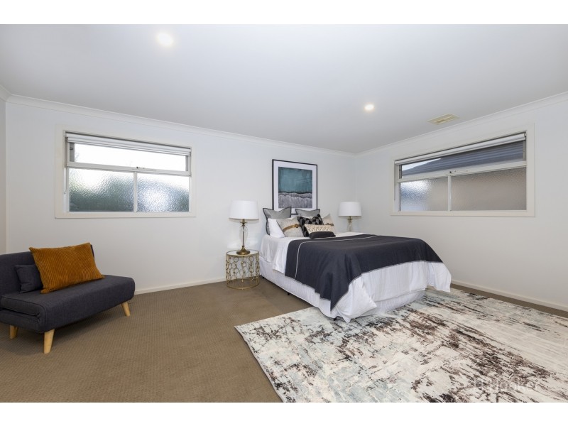 11 Chartwell Avenue, Truganina VIC 3029