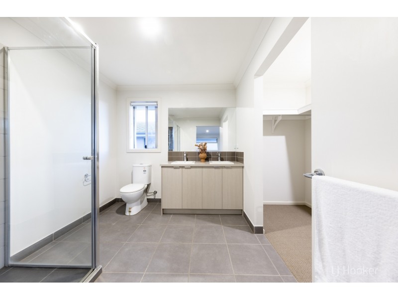 11 Chartwell Avenue, Truganina VIC 3029