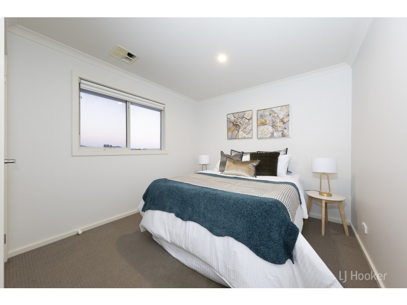 11 Chartwell Avenue, Truganina VIC 3029