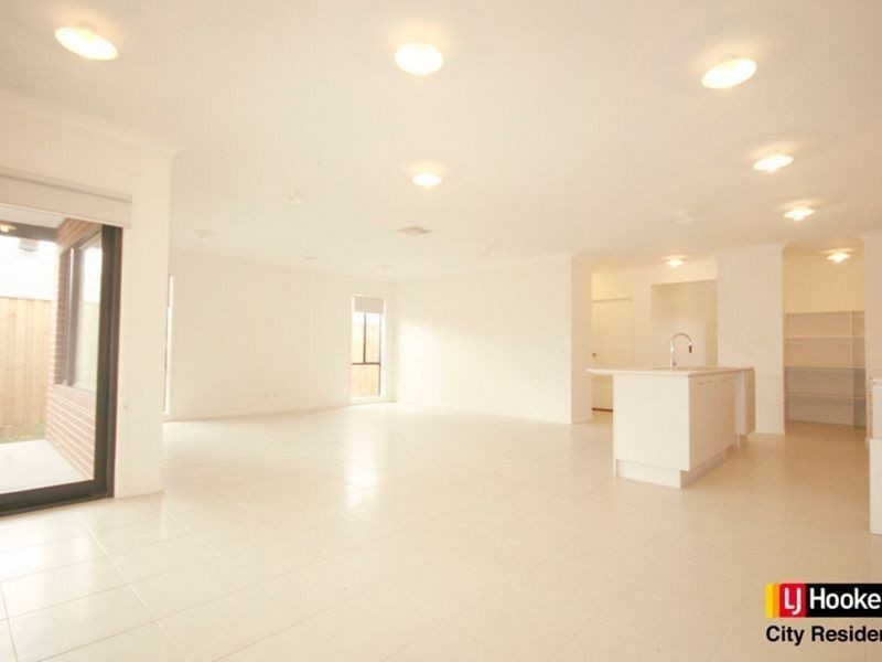 49 Newport Avenue, Williams Landing VIC 3027