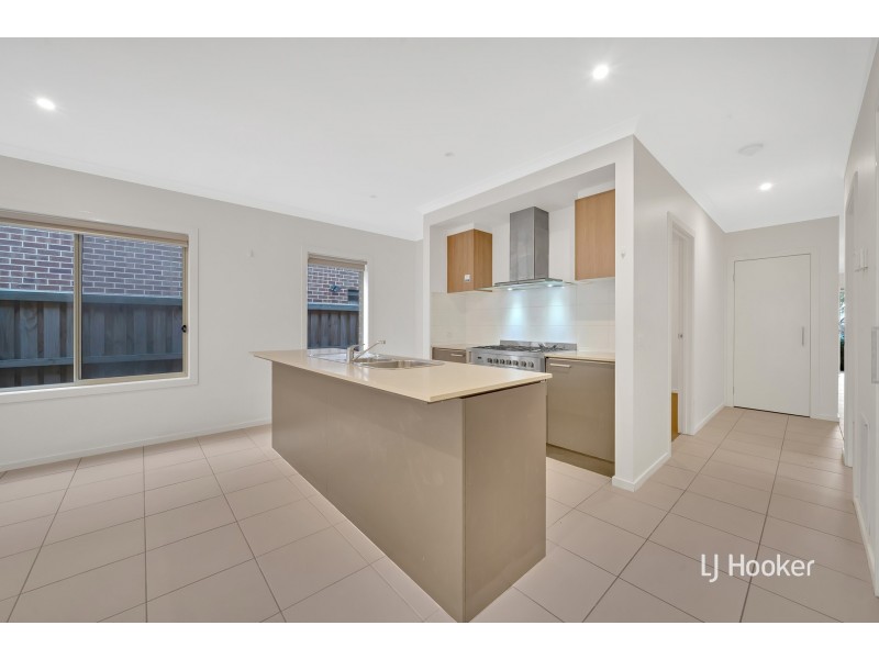 54 Dingo Street, Point Cook VIC 3030