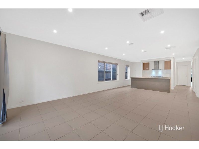 54 Dingo Street, Point Cook VIC 3030