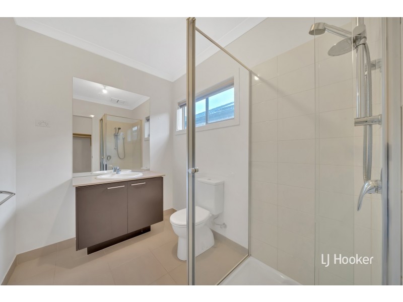 54 Dingo Street, Point Cook VIC 3030