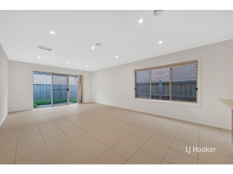 54 Dingo Street, Point Cook VIC 3030