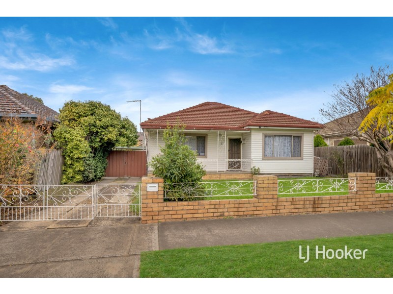 5 Corrigan Avenue, Brooklyn VIC 3012