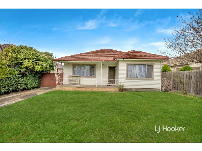 5 Corrigan Avenue, Brooklyn VIC 3012