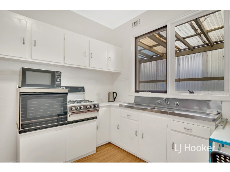 5 Corrigan Avenue, Brooklyn VIC 3012