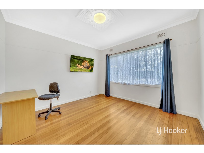 5 Corrigan Avenue, Brooklyn VIC 3012