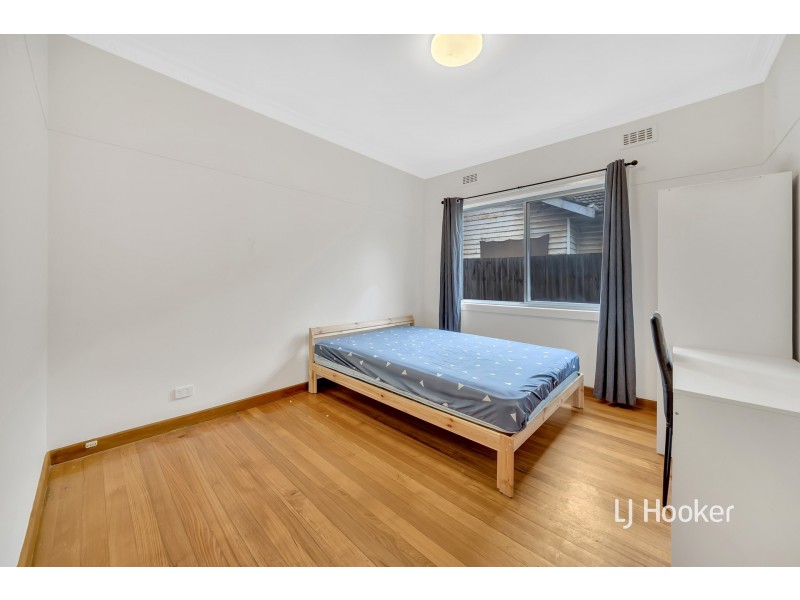 5 Corrigan Avenue, Brooklyn VIC 3012