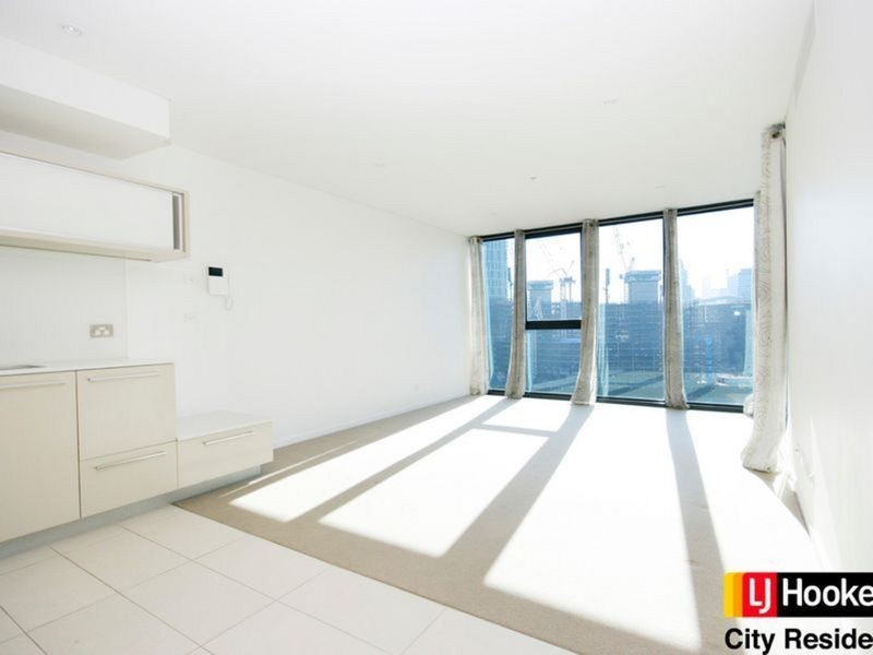 1005/1 Point Park Crescent, Docklands VIC 3008