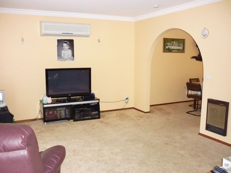42 Mumford Crescent, Dubbo NSW 2830