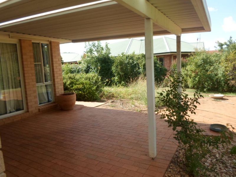 20 Hillcrest Place, Dubbo NSW 2830