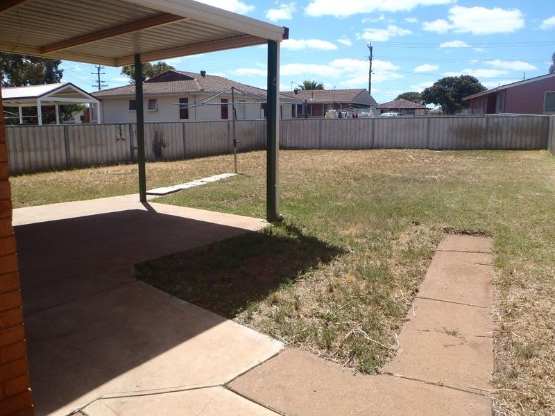 2 Lunar Avenue, Dubbo NSW 2830