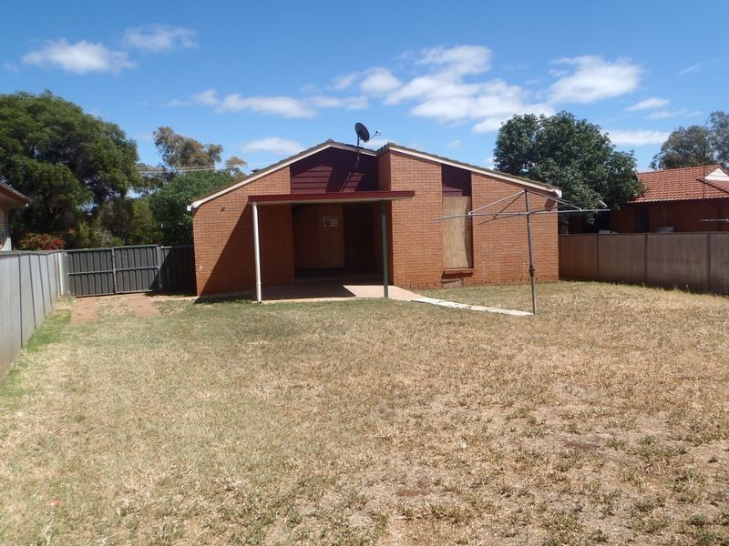 2 Lunar Avenue, Dubbo NSW 2830