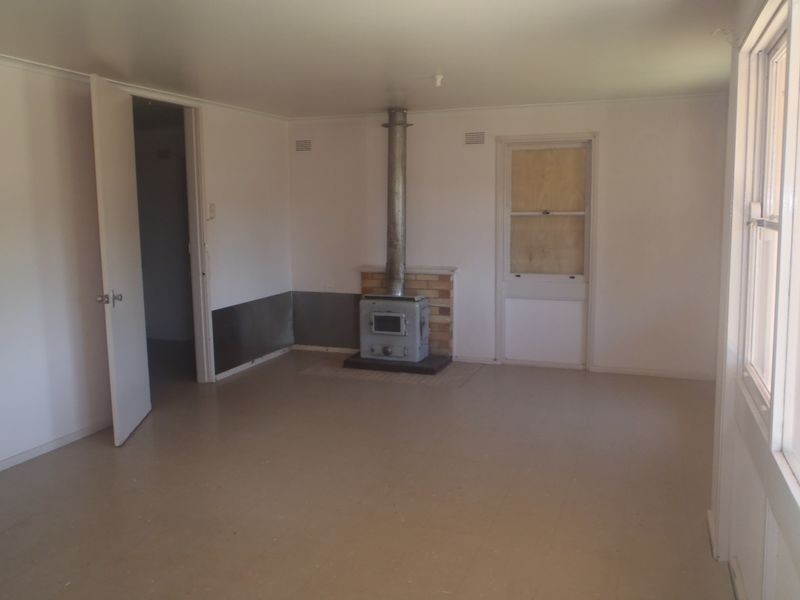 18 Armstrong Crescent, Dubbo NSW 2830